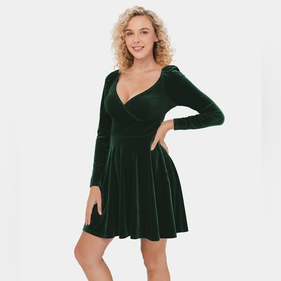 π HALARA V Neck Plicated Side Zipper Velvet Mini Flare Dress | Green, XL | NWOT - Picture 1 of 3